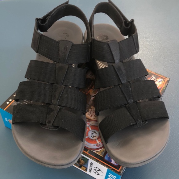 Sandals - Picture 1 of 3